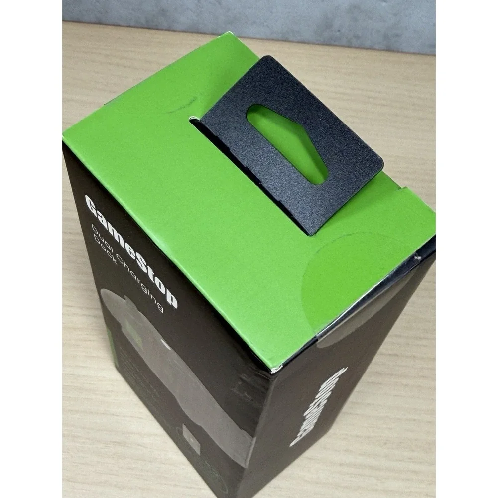GAME STOP XBOX ONE Dual‎ Charging Dock V2 Station with 2x Batteries